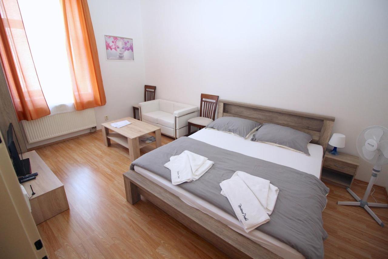 Residence Praha Aparthotel Luaran gambar